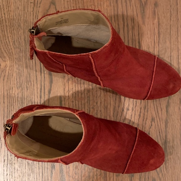 Able booties, like new - Picture 5 of 5